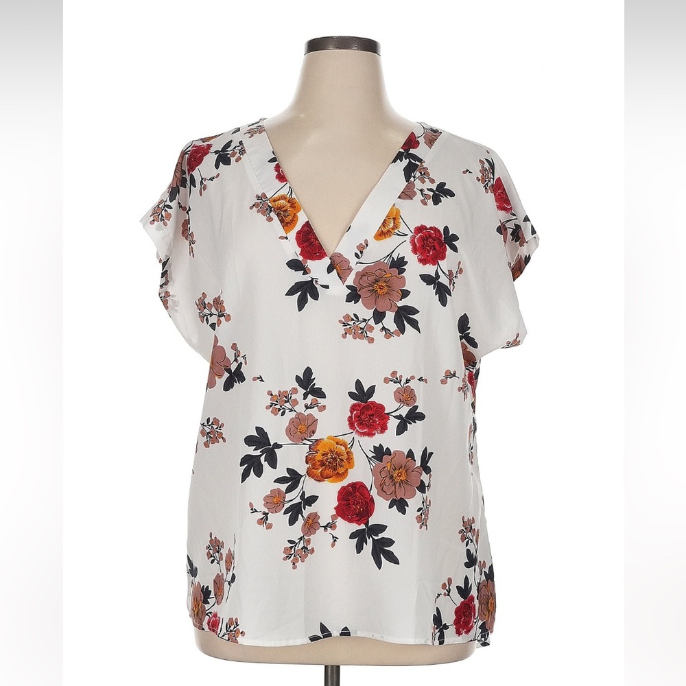 🔜 
Multicolored Flutter Sleeve Relaxed Blouse